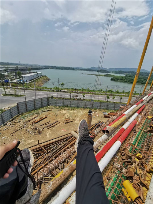 奈曼旗作业中发生设备损坏或人员意外，责任怎么划分？